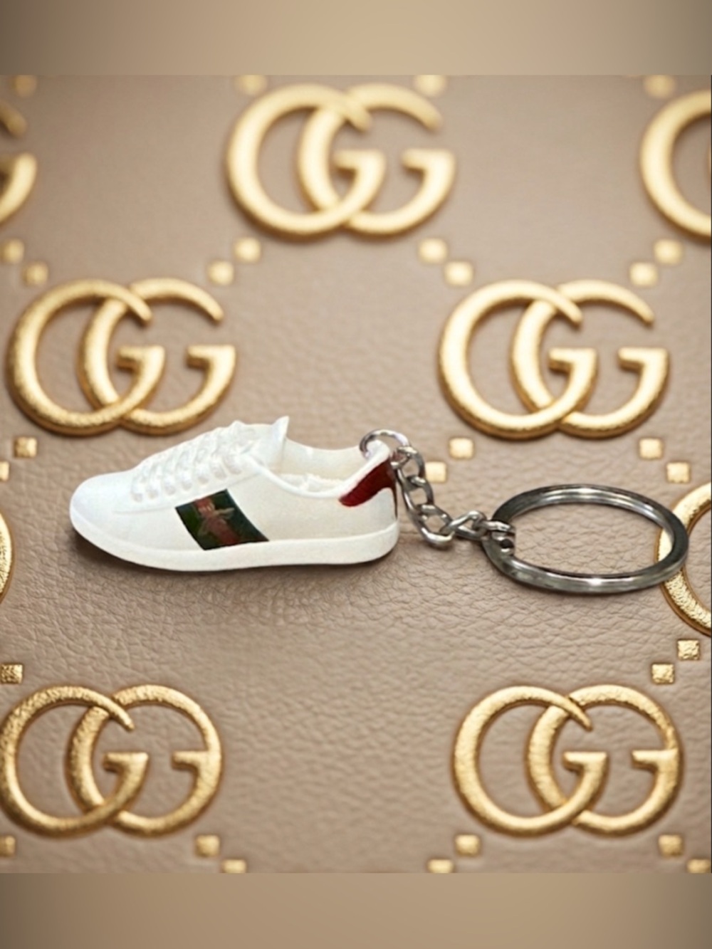 New no brand source unknown designer sneaker keychain